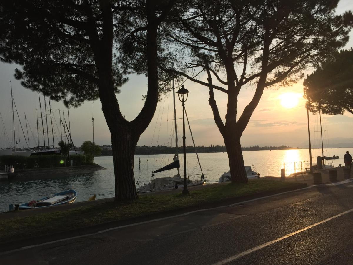 Home La Rosa Del Garda 佩斯基耶拉德加达 外观 照片